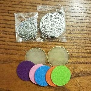 🌞Brand new essential oils necklace